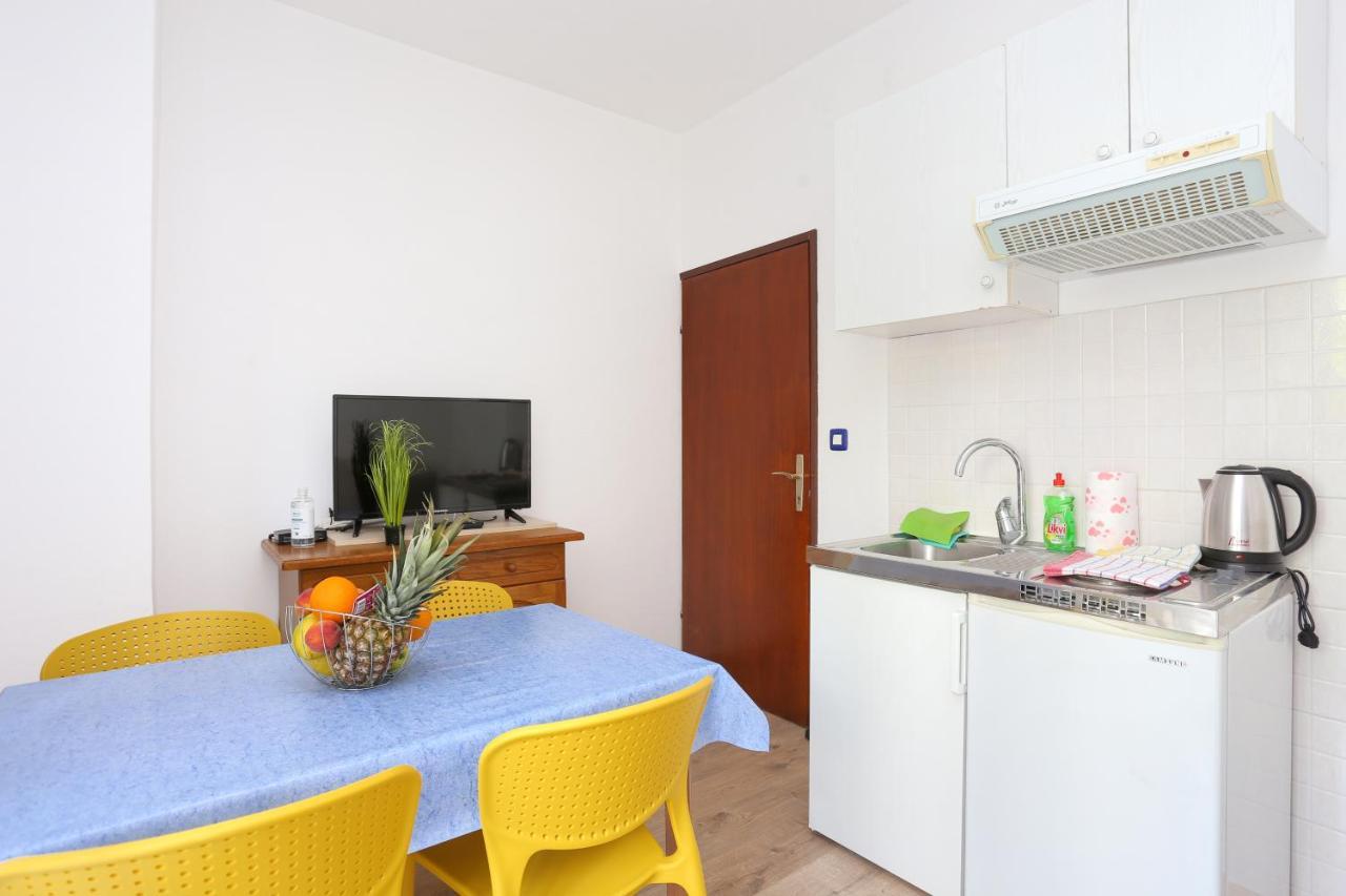 Apartments By The Sea Podgora, Makarska - 18918 Ngoại thất bức ảnh